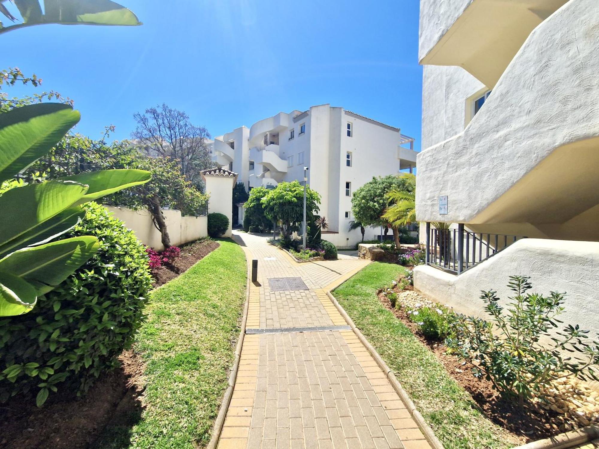Sr Santa Maria Hills